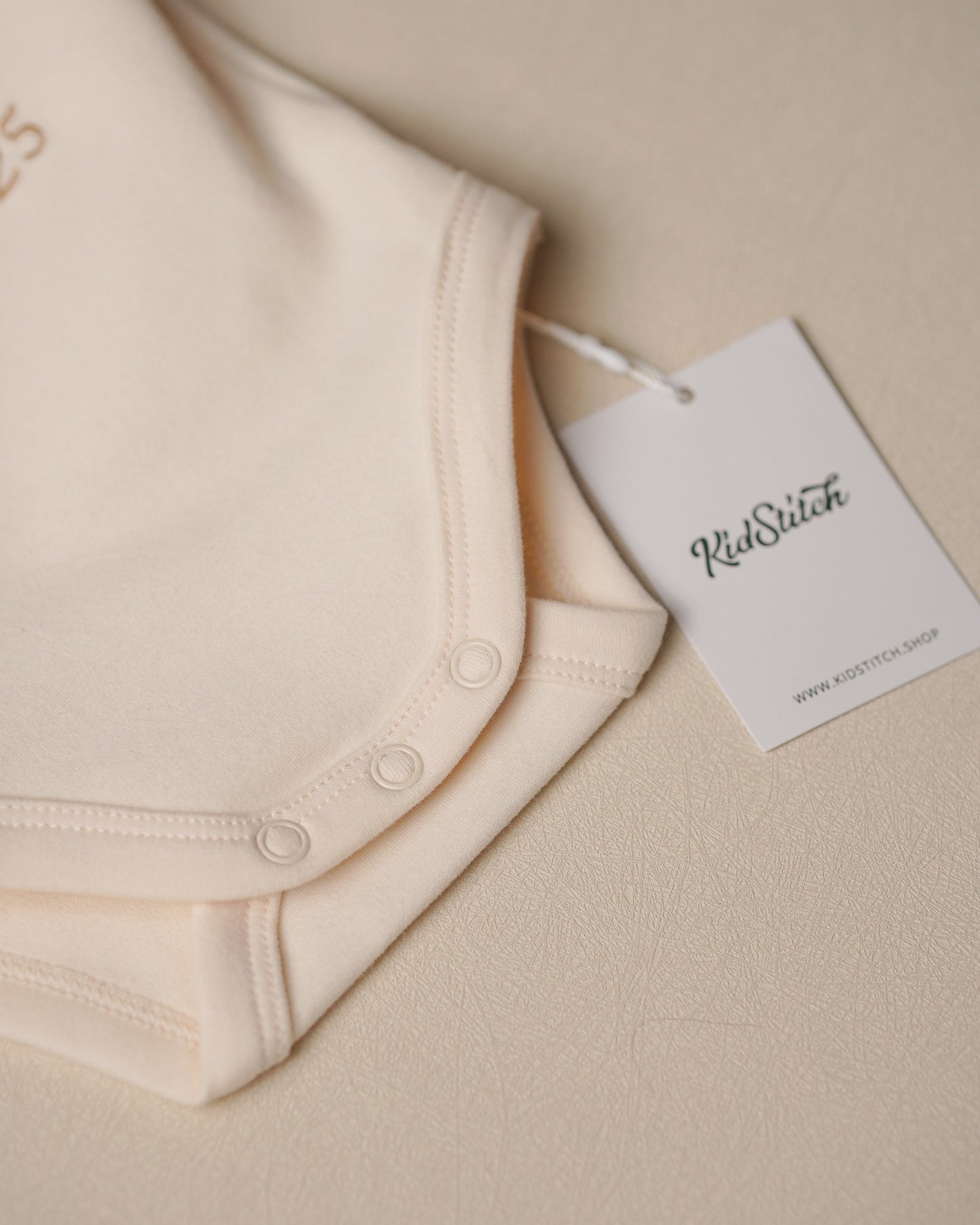 Kidstitch Organic Baby Bodysuit Short Sleeve - Baby Announcements